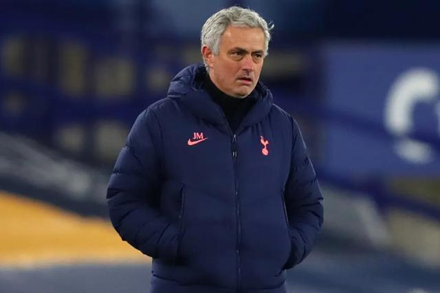 开云官网-穆里尼奥：猫鼠游戏 伟大个性输给难以置信的失误